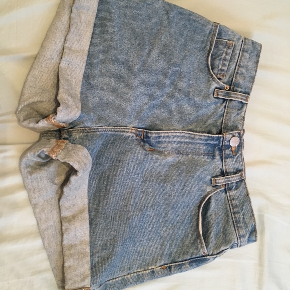 NWOT UO BDG Mom high rise Jean shorts